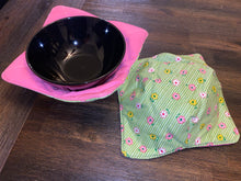 Load image into Gallery viewer, Flowers Green/Pink Medium Bowl Cozy - Assort Liners
